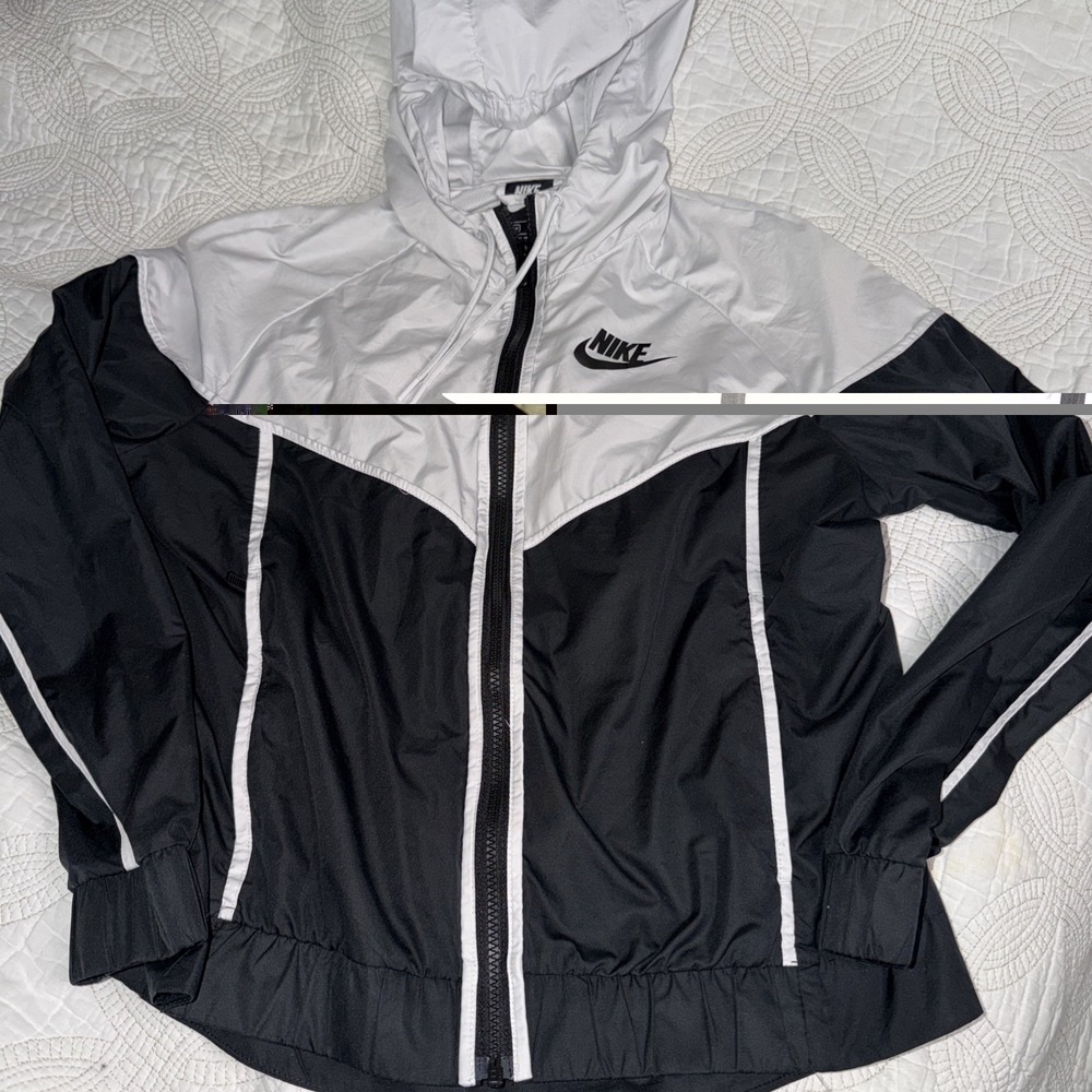 Nike Sportswear Women's Size Med Black/White Windrunner Jacket Hoodie BlackTag